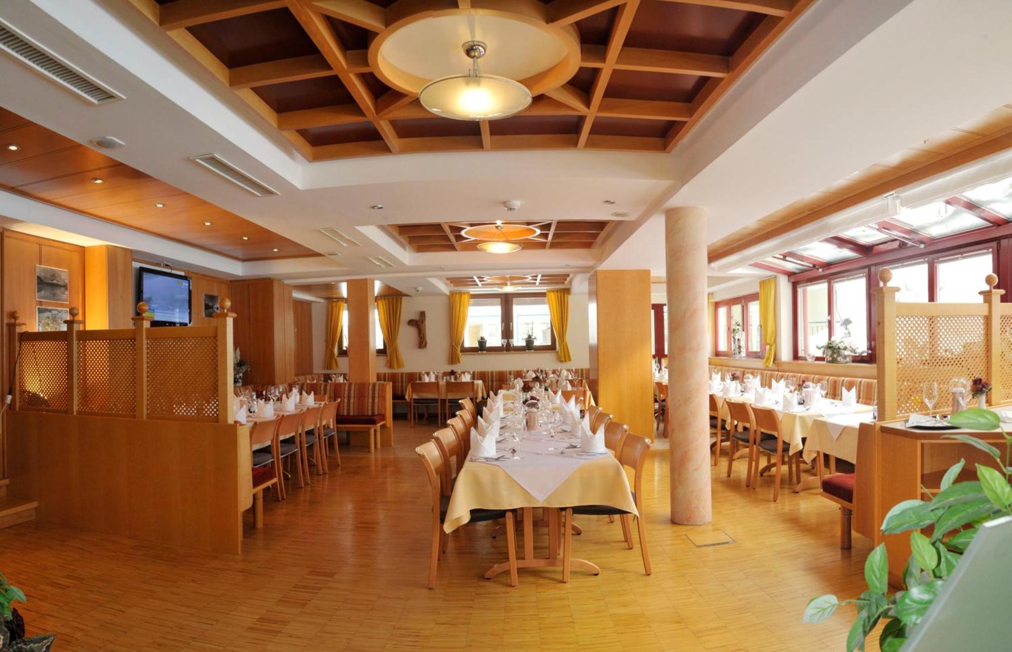 Panoramahotel Guertl Гаус-ім-Енншталь Екстер'єр фото