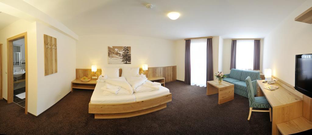 Panoramahotel Guertl Гаус-ім-Енншталь Екстер'єр фото