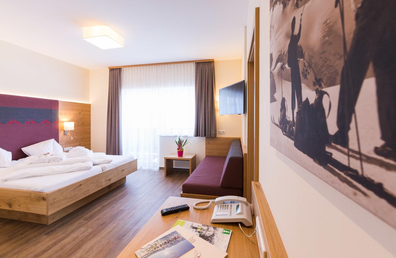 Panoramahotel Guertl Гаус-ім-Енншталь Екстер'єр фото